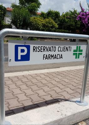 images/realizzazioni/farmacia/foto_04.jpg